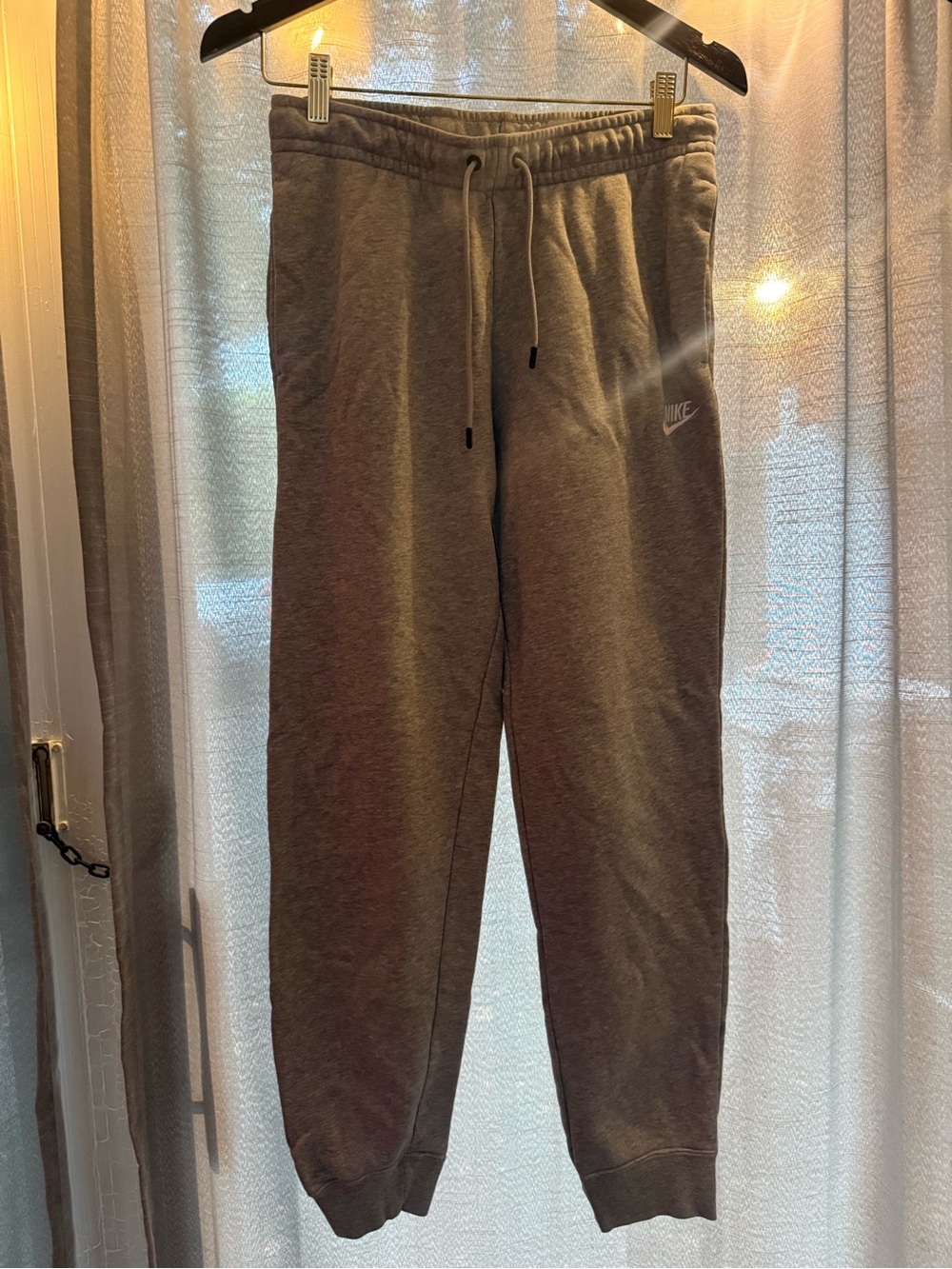 Nike women’s med Gray Jogger Pants
